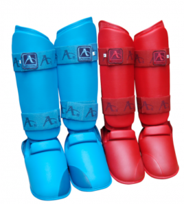 Scheen/wreef-beschermers voor karate Arawaza | blauw of rood